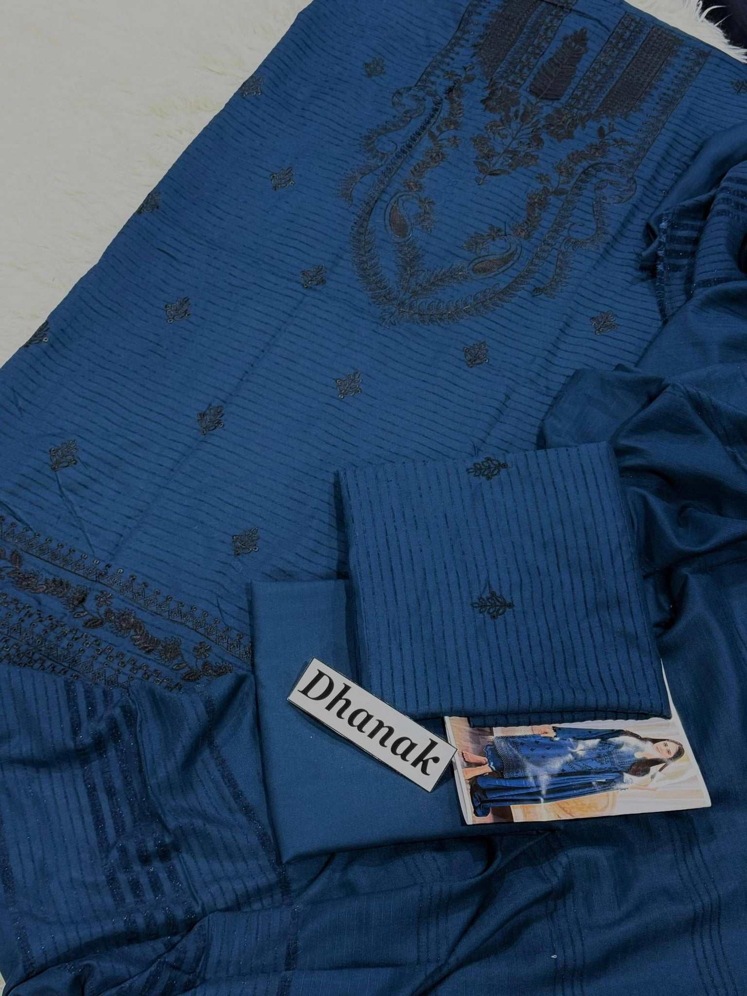 Premium 3 Pcs Unstitched Embroidered Dhanak Suit - SHOPITX