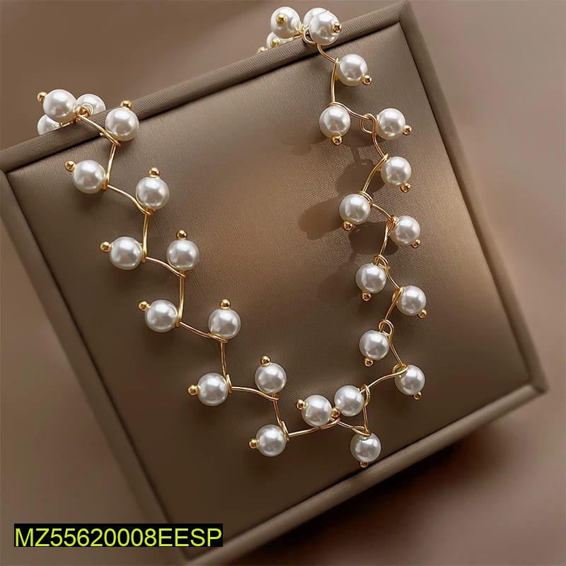 Pearl choker necklace 
